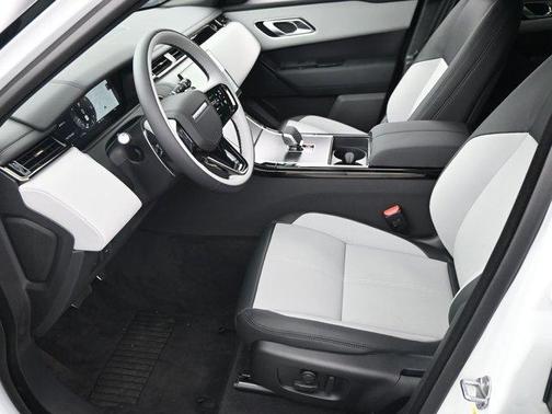 2026 Land Rover Range Rover Velar Dynamic SE