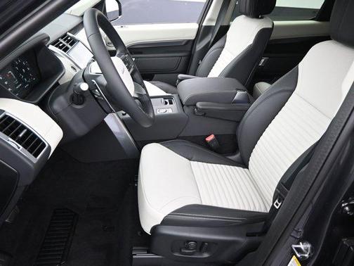 2025 Land Rover Discovery P360 Metropolitan Edition