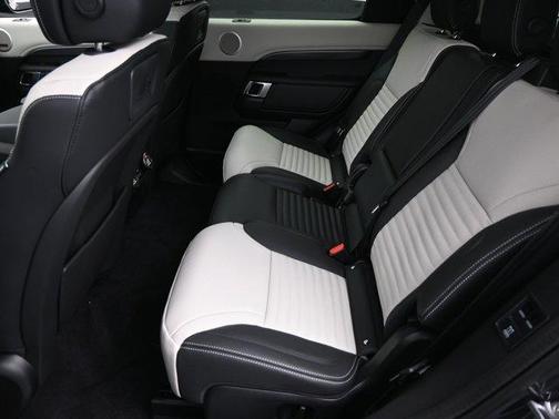 2025 Land Rover Discovery P360 Metropolitan Edition