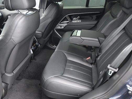 2025 Land Rover Range Rover P530 SE