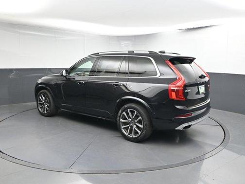 2018 Volvo XC90 T6 Momentum