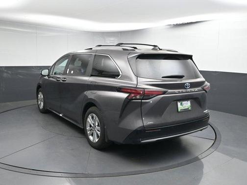 2023 Toyota Sienna Platinum 7 Passenger