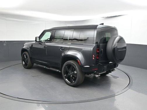 2025 Land Rover Defender P500 X-Dynamic SE
