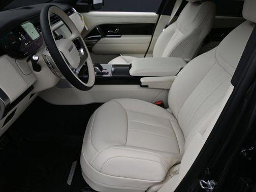 2026 Land Rover Range Rover P530 SE