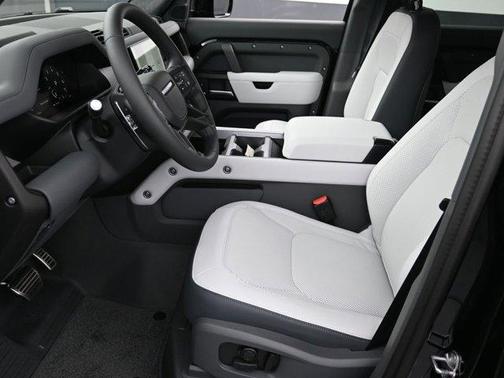 2025 Land Rover Defender P525 V8