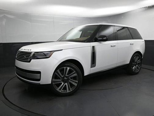 2025 Land Rover Range Rover P615 SV