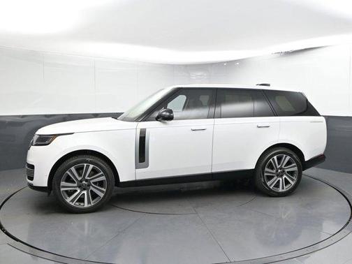 2025 Land Rover Range Rover P615 SV