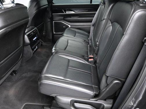 2024 Jeep Wagoneer Base