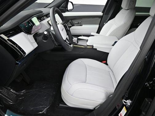2025 Land Rover Range Rover Sport P360 S