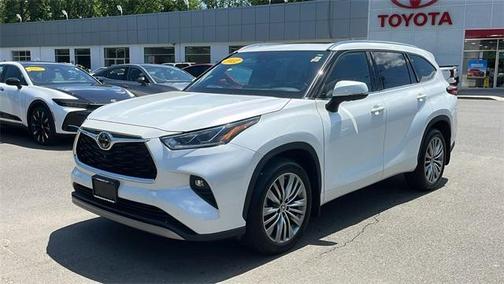 2022 Toyota Highlander Platinum