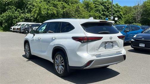 2022 Toyota Highlander Platinum