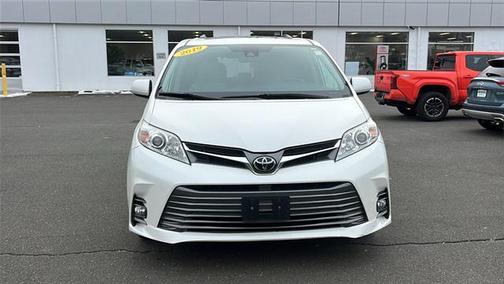 2019 Toyota Sienna XLE