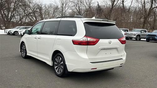 2019 Toyota Sienna XLE