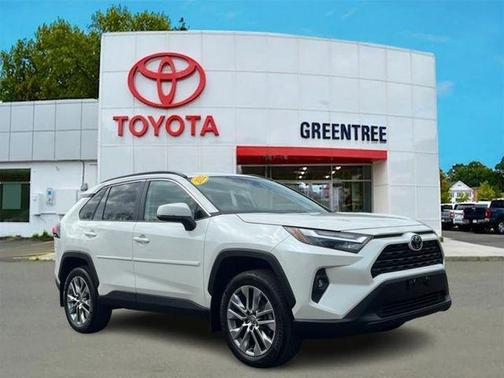Blizzard Pearl 2022 Toyota RAV4 XLE Premium