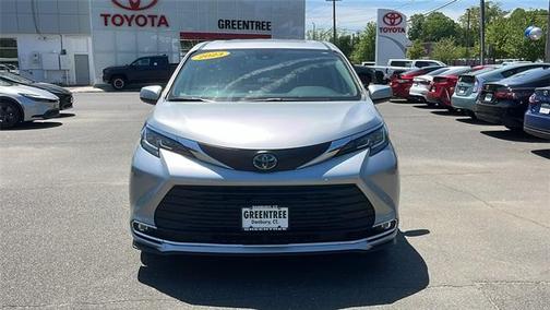 2023 Toyota Sienna XLE