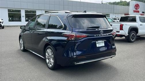 2023 Toyota Sienna Platinum 7 passenger