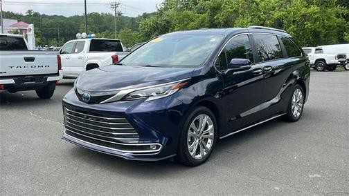 2023 Toyota Sienna Platinum 7 passenger