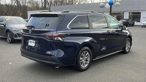 2023 Toyota Sienna XLE