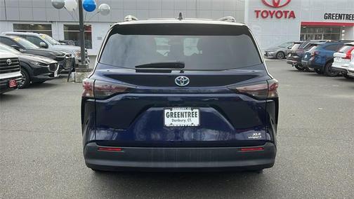 2023 Toyota Sienna XLE