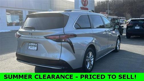 2021 Toyota Sienna Limited