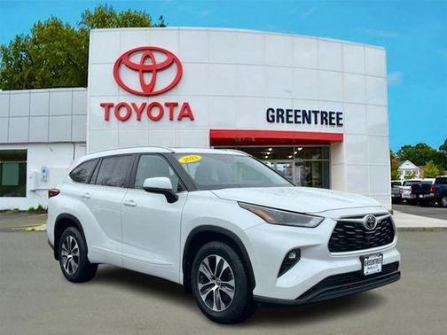 Wind Chill Pearl 2023 Toyota Highlander XLE