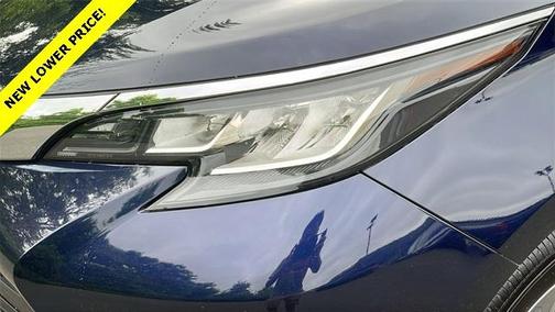2022 Toyota Sienna LE