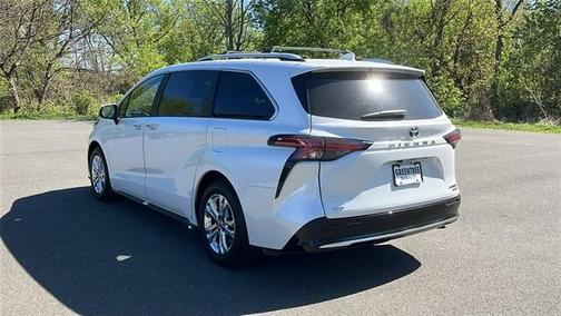 2024 Toyota Sienna Platinum 7 Passenger
