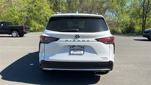 2024 Toyota Sienna Platinum 7 Passenger