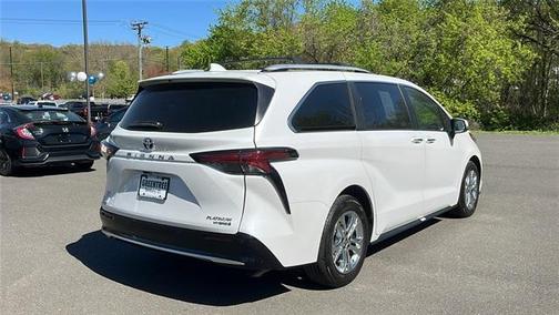 2024 Toyota Sienna Platinum 7 Passenger