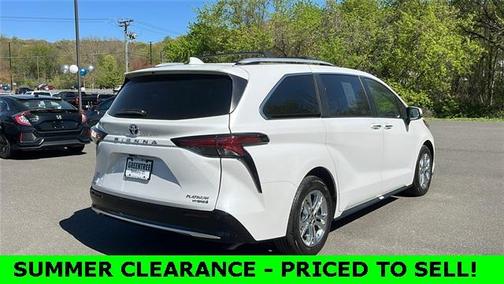 2024 Toyota Sienna Platinum 7 Passenger