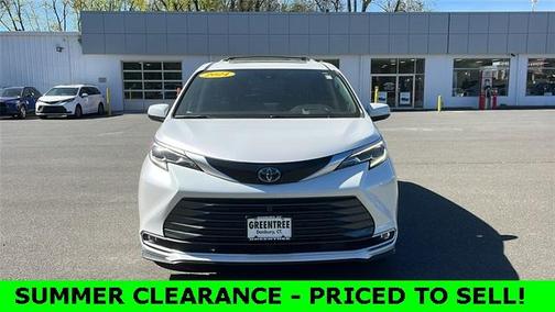 2024 Toyota Sienna Platinum 7 Passenger