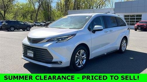 2024 Toyota Sienna Platinum 7 Passenger