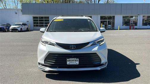 2024 Toyota Sienna Platinum 7 Passenger