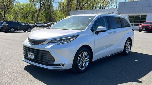 2024 Toyota Sienna Platinum 7 Passenger