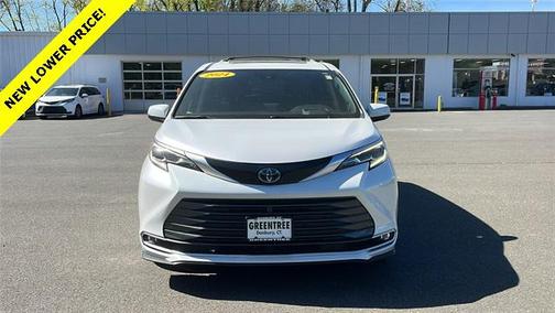2024 Toyota Sienna Platinum 7 Passenger