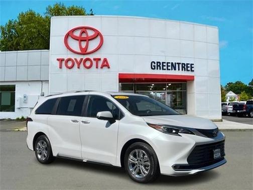 2024 Toyota Sienna Platinum 7 Passenger