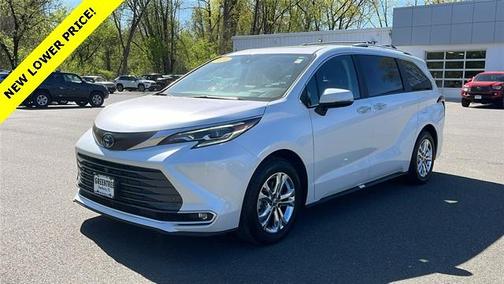 2024 Toyota Sienna Platinum 7 Passenger