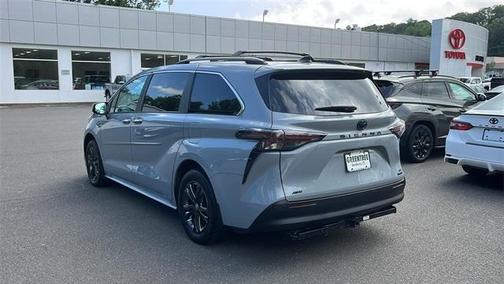 2024 Toyota Sienna Woodland Edition