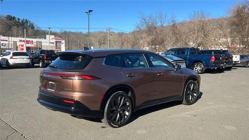 2025 Toyota Crown Signia Limited