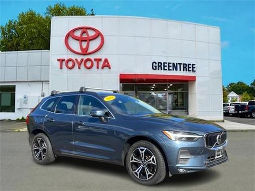 2022 Volvo XC60 B5 Momentum