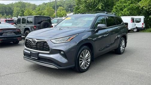 2022 Toyota Highlander Platinum