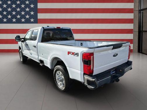 2023 Ford F-350 XLT