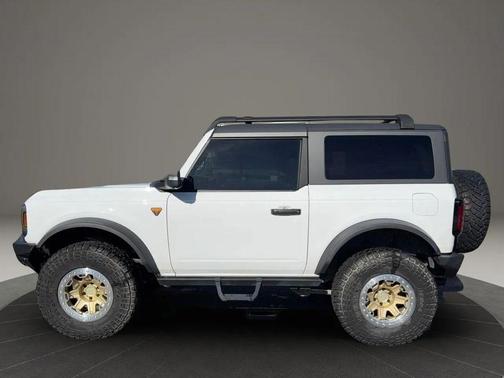 Oxford White 2022 Ford Bronco Badlands