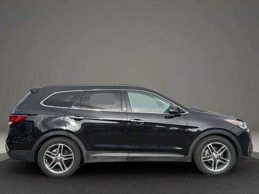 Becketts Black 2017 Hyundai SANTA FE SE Ultimate
