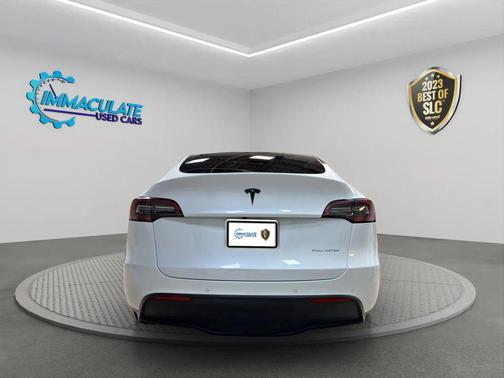 2022 Tesla Model Y Long Range Dual Motor All-Wheel Drive
