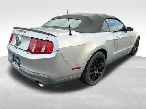 2012 Ford Mustang V6