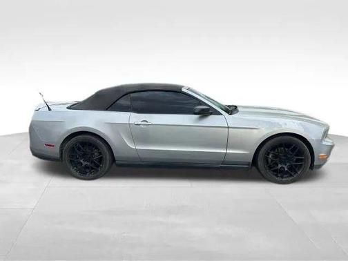 2012 Ford Mustang V6