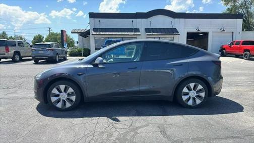 2022 Tesla Model Y Long Range Dual Motor All-Wheel Drive