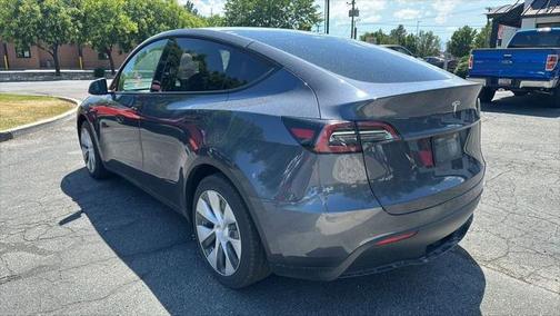 2022 Tesla Model Y Long Range Dual Motor All-Wheel Drive