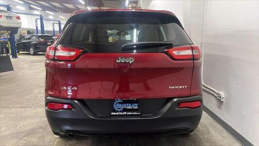 2016 Jeep Cherokee Sport